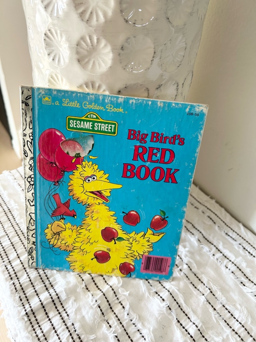 Vintage 1990 Sesame Street Big Birds Red Book Little Golden Book